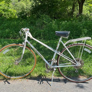 Vintage 1970s Peugeot Racing Bike – White Steel Frame | French 10-Speed Beauty
