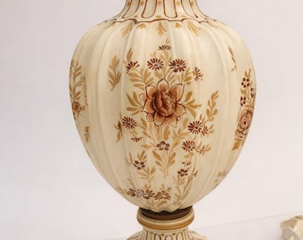 Vintage Italian Faience Table Lamp – 1940s French Country Floral Elegance
