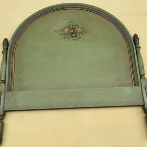 Pair of Vintage French Provincial Twin Beds – Hand-Carved Elegance with Headboards, Footboards & Rails