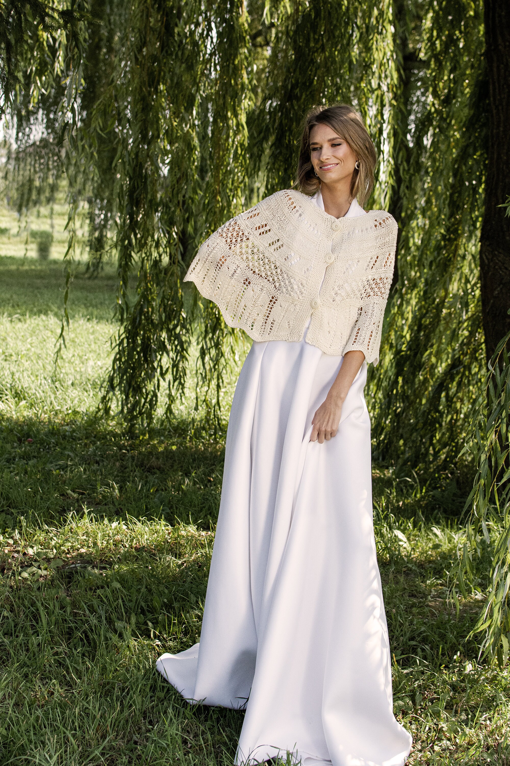 Châle De Mariage En Dentelle Blanche Brodée - Cape D'épaule Romantique Avec Bouton Perlé - Pour Robe De Bal Ou Soirée