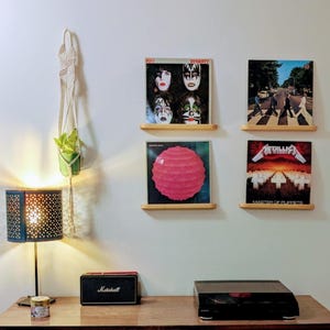 Record wood shelf – Minimal Wall Display for LP Covers– Floating shelf – Hardwood shelf