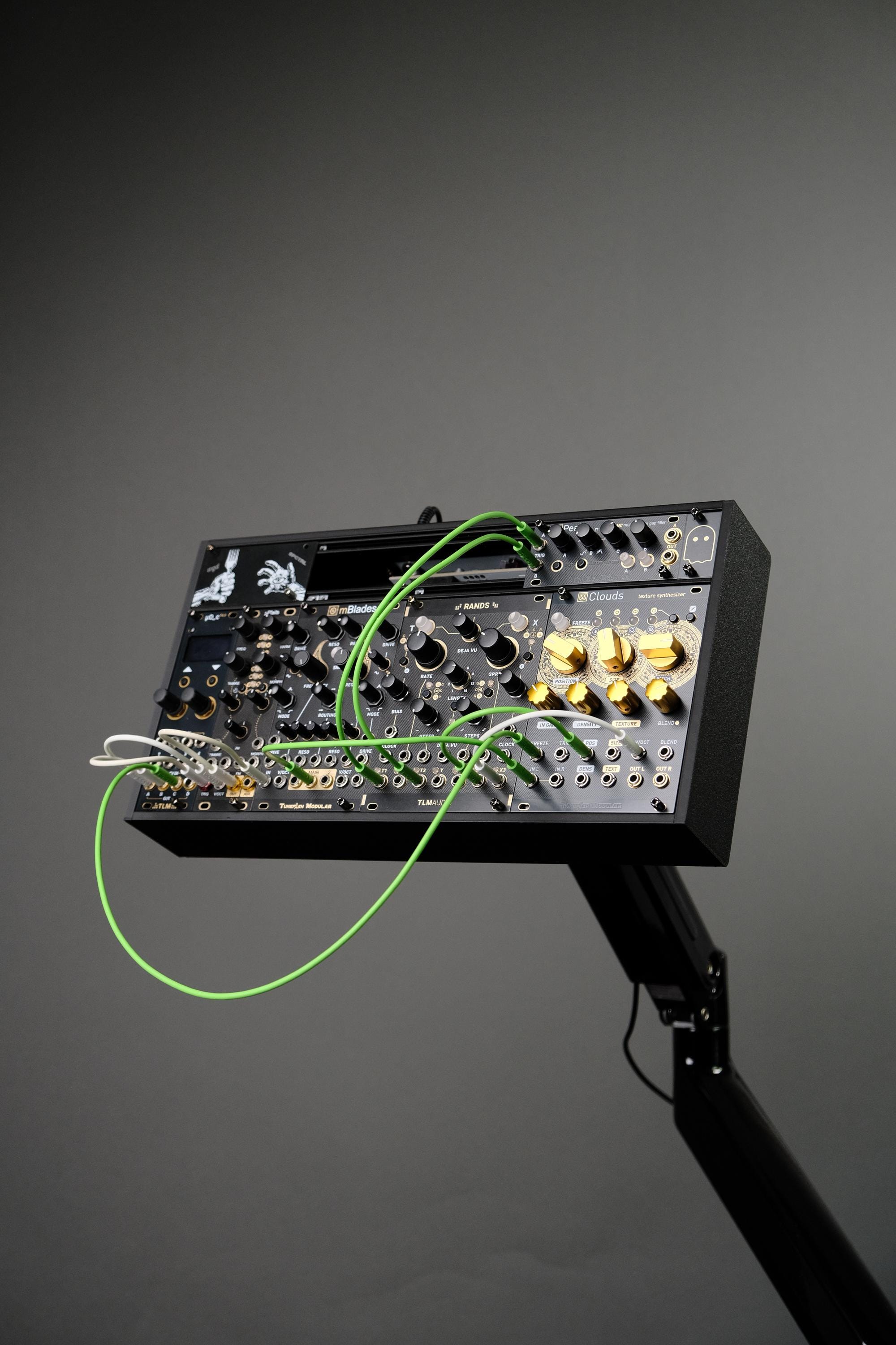 【電源・ACアダプタ付】44HP 4U Eurorack Case ver.3 Eurorack Case - 4U / 50 HP / 66 HP - VESA - Color Configurable - Etsy