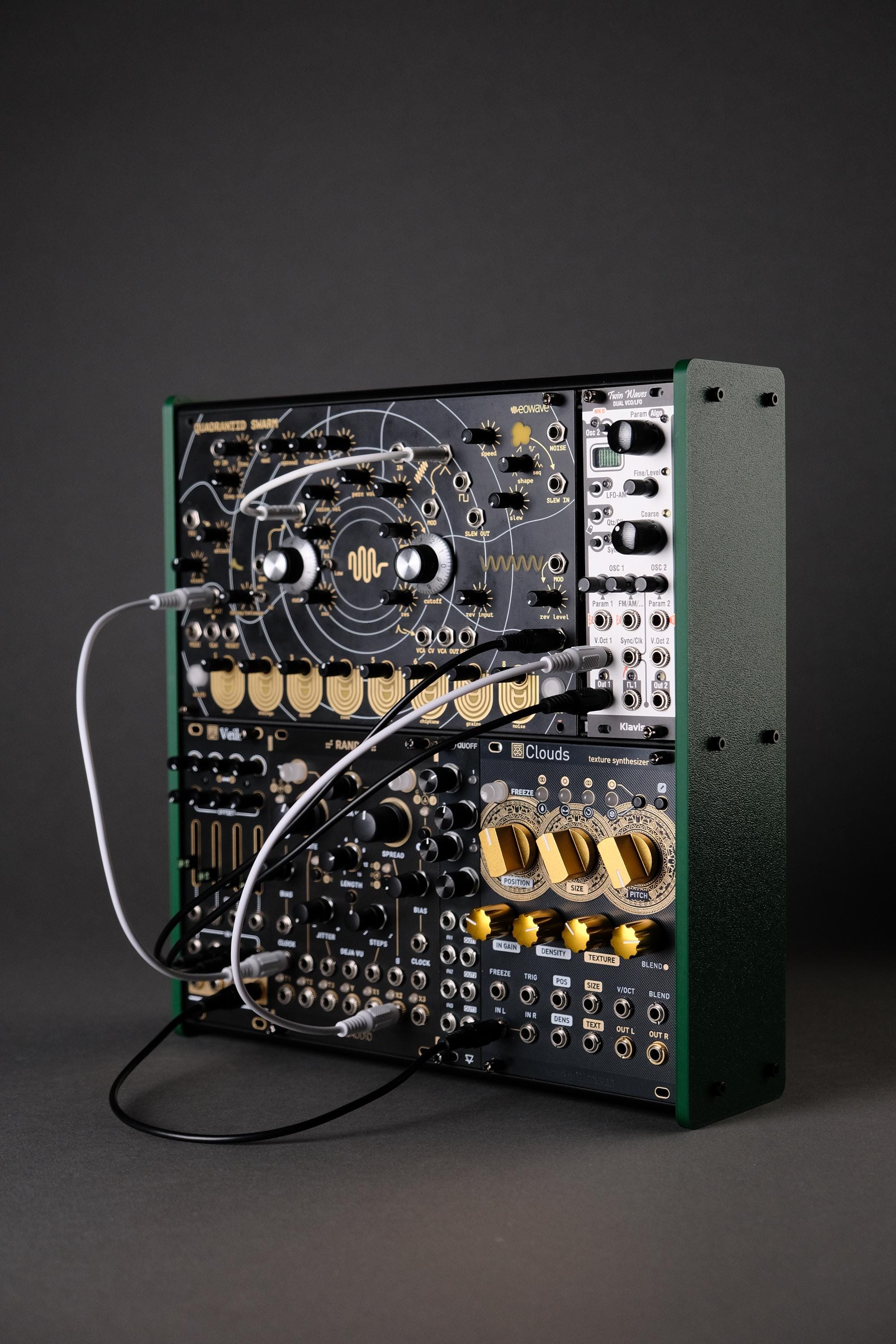 モジュラーケース 104hp 104HP Powered Eurorack Case – moog