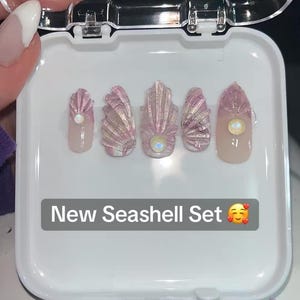 Summer Seashell Press-On Nails