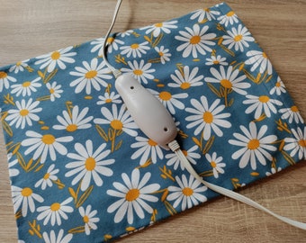 Heating Pad Cover, Flannel Heating Pad Cover with Velcro Closure! Various Sizes, 12 x 15 and 12 x 18 Inches, "Darling Daisies!"