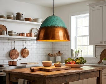 Suspension en cuivre vert patiné  éclairage de cuisine de ferme fait main