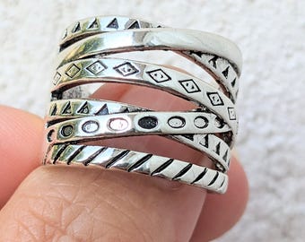 Bague inspiration amazighe métal argenté - bague gravée avec détails élégants. Taille 10