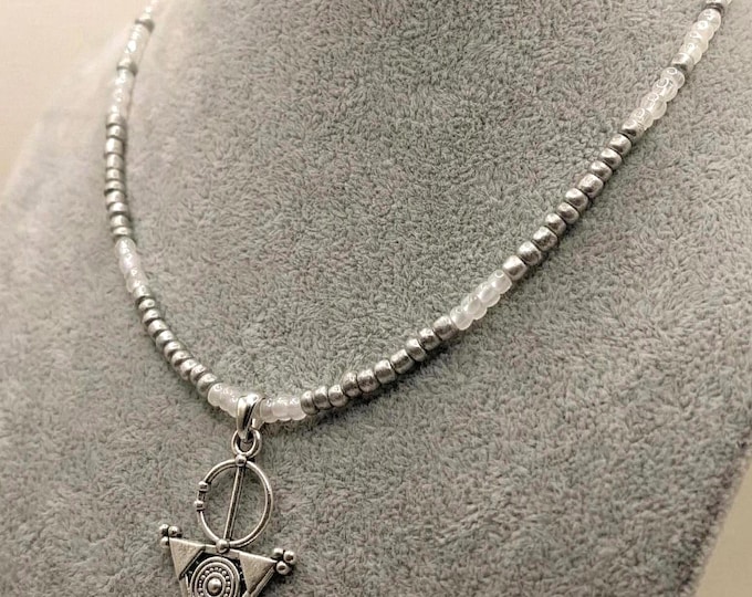Collier amazigh berbère femme - Collier Tizerzit– collier berbère- collier ethnique- bijoux amazighs. Fait main