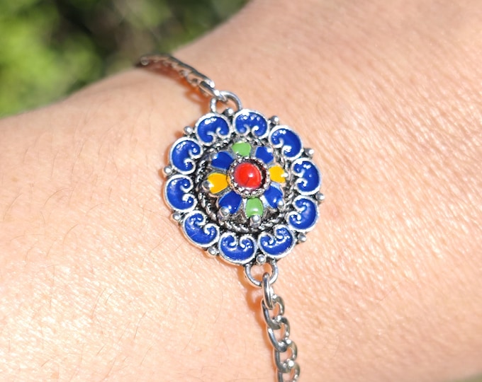 Magnifique bracelet kabyle avec chaîne en acier inoxydable et pendentif en métal argenté émaillé, Bracelet berbère bracelet amazigh ethnique