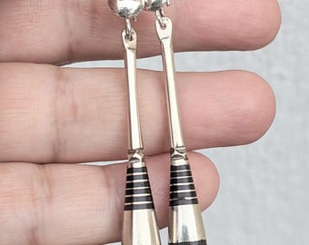 Boucles d'oreilles authentiques et artisanales  Argent 925 massif  touareg- avec motifs, style allongé. Fait main par les Touareg du Niger