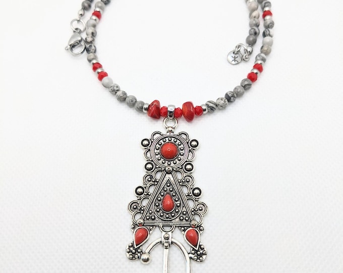 Collier amazigh berbère femme original, fait main - Collier Tizerzit– collier avec pierres naturelles- collier ethnique- bijoux amazighs.