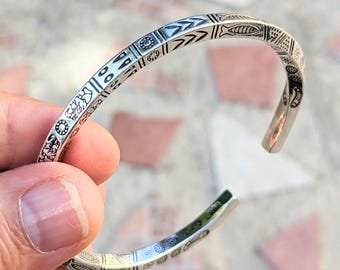Bracelet argent 999 homme et femme – Bracelet rigide fleurs gravées – Bijou artisanal argent inspiration kabyle – Cadeau bohème chic