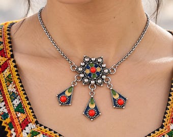 Bijou kabyle - amazigh – chaîne en acier inoxydable et pendentif en métal argenté émaillé - bijou berbère- bijou ethnique- Bijou kabyle