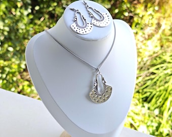 Parure métal argenté et inox - parure inspiration amazigh berbère femme - ethnique- bijoux amazighs.