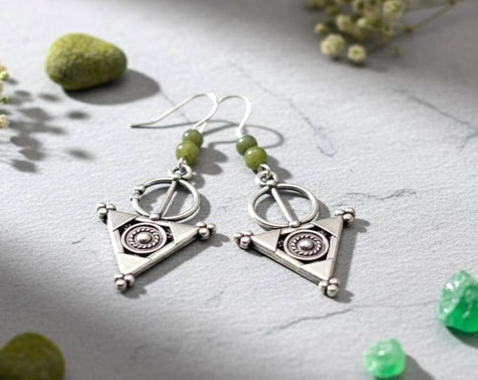 Boucles d'oreilles femme amazigh berbère  -Tizerzit– avec petites pierres naturelles vertes - berbère - ethnique - amazigh. Fait main