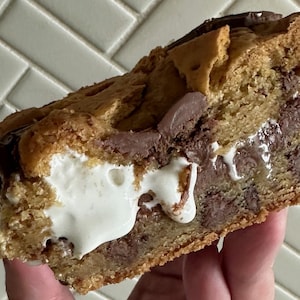 S&#39;mores Cookie Bars