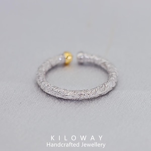 S925 Sterling Silver Embossed Tang Cao Pattern Gold and Silver Clashing Colours Open Ring