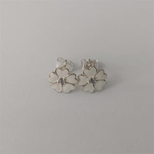 pandora primrose stud earrings  white enamel