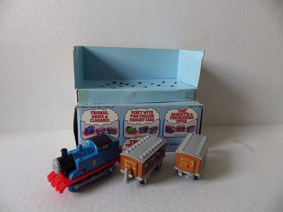 thomas the tank engine passenger cars