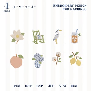 Puede incluir: Una hoja de dise&ntilde;o de bordado con ocho dise&ntilde;os diferentes. Los dise&ntilde;os incluyen una flor de magnolia, una mecedora, una garza, t&eacute; helado, un melocot&oacute;n, una hortensia en un jarr&oacute;n, una ramita de algod&oacute;n y limones. El texto "EMBROIDERY DESIGN FOR MACHINES" est&aacute; en la parte superior.