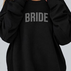 Puffig Script Birdal Crew Neck Sweatshirt | Vit pullover