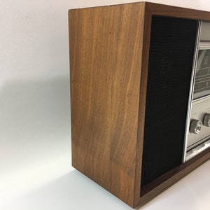 AM FM Stereo Receiver 20 Transistor Radio Vintage Wood Cabinet J C ...