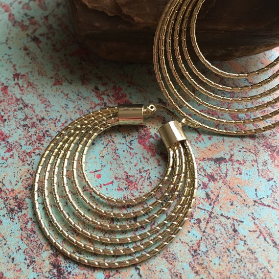 Mod Wire Hoop Earrings Gold Tone Stacked Multi Pi… - image 3