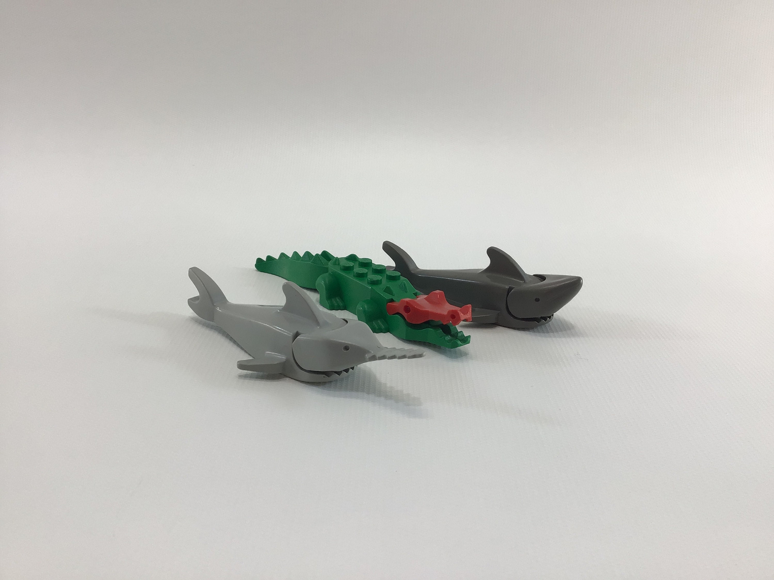 トイザらス - デアゴスティーニCrocodiles &amp; Co. It glows! It changes color! It stretches! DeAgostini 
