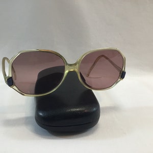 L Amy Sunglasses - Etsy display picture 3
