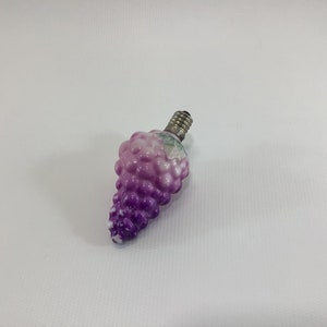 Vintage Milk Glass Grapes C6 Lamp Christmas Tree Light Ornament - Tested Working
