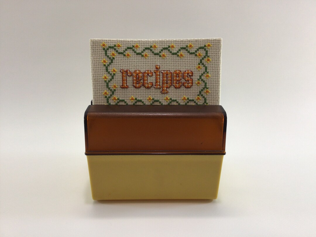 Vintage Rubbermaid Recipe Box Index Card Storage Container Farmhouse