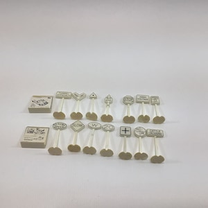 Model Railroad HO Scale White Street Signs Lot of Vintage Miniature Diorama Parts Pieces