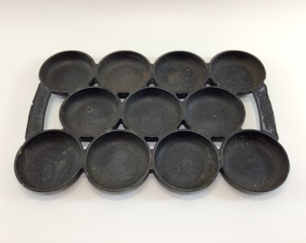 Vintage Unmarked Cast Iron Muffin Pan 