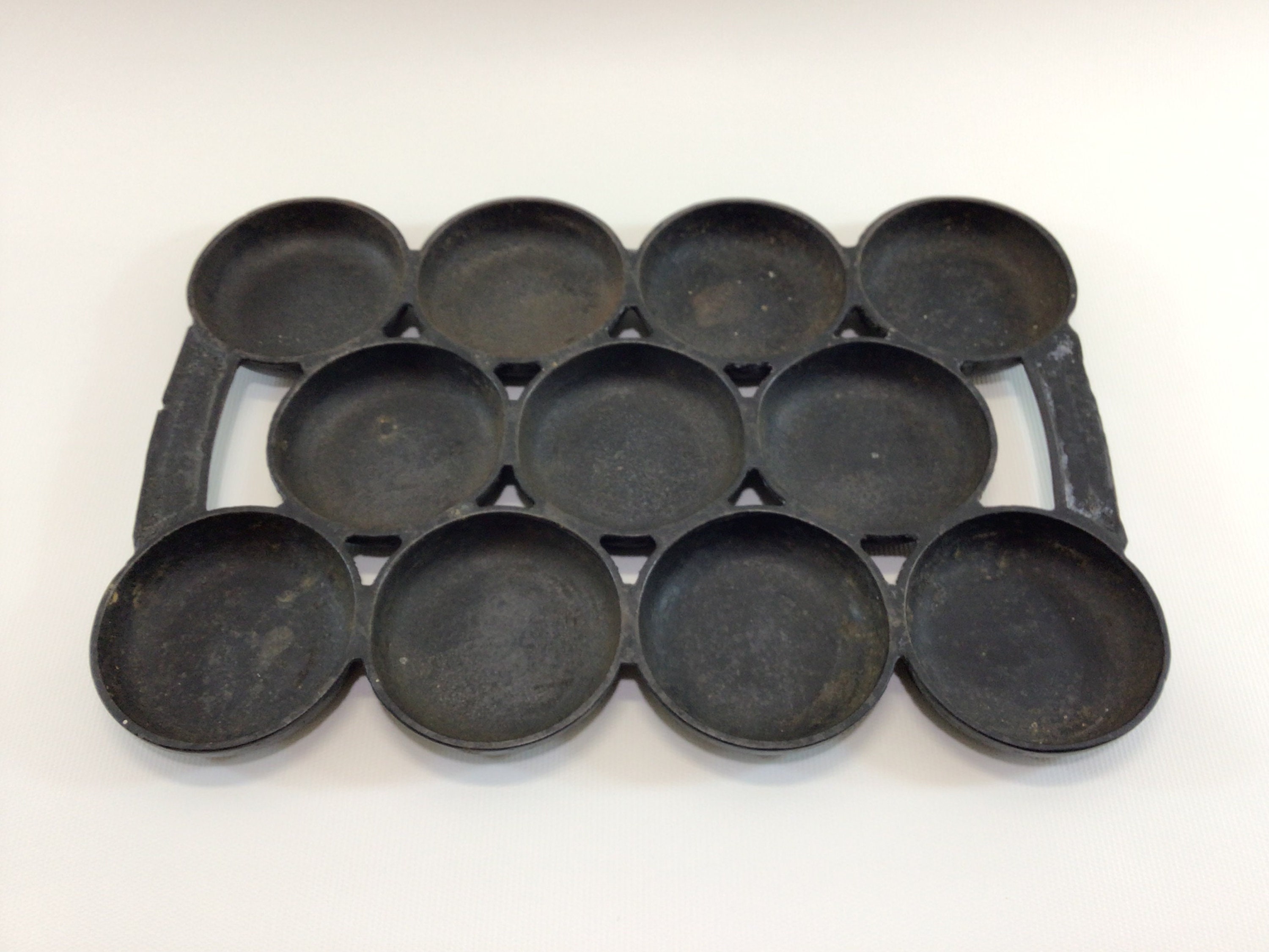 Camping or Indoor Cake Cupcake Mold Poffertjes Pan Cast Iron Muffin Pan for  Baking Biscuit