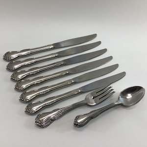 Flatware 18 Piece 6 Place Setting Vintage Quality Made Oneida Ltd Rogers Deluxe Stainless Salad Forks Spoons Dinner Knives