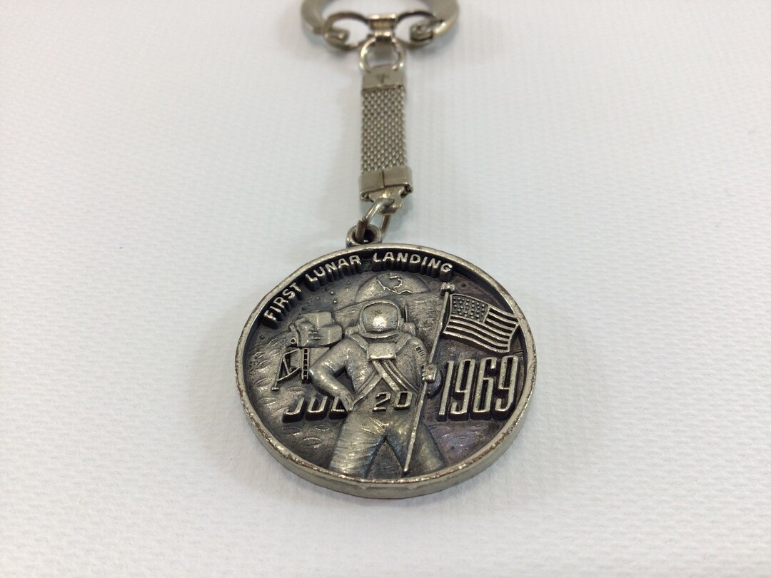 1969 Apollo 11 NASA Keychain Vintage Collectible High Relief Pewter ...