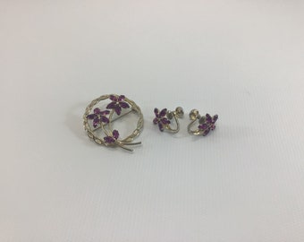 Carl Art Brooch Screw Back Earrings Set Vintage Costume Jewelry 1/20 12K GFK Red Rhinestone Flowers