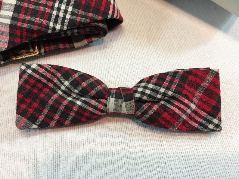 does bow tie have to match cummerbund