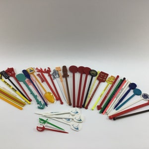 UNIQUE SWIZZLE Stick Vintage Stir Stick Plastic Swizzle 
