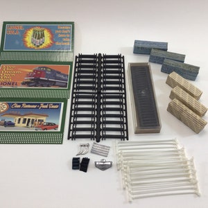 Model Railroad N Scale Miscellaneous Lot of Vintage Miniature Diorama Parts Pieces