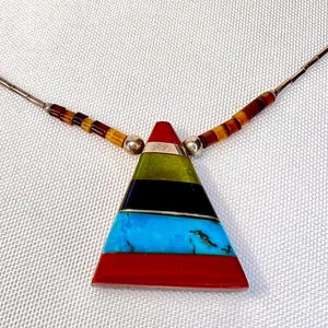 Santo Domingo Heishi Necklace w/ Mulyi Stone Inlay pendant