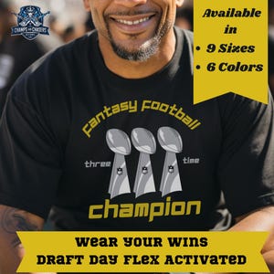 Fantasy Football Champion T-shirt, Trefaldig Vinnare, Trefaldig Trophy League Champion Gåva, Rolig Fantasy Football T-shirt för Herrar