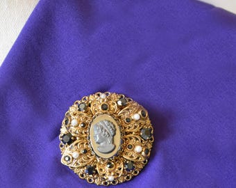 Vintage 1950s Cameo Brooch: Gold Rhinestone & Pearl Brooch, Western Germany