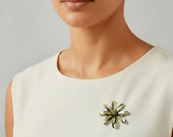 Vintage Sarah Coventry Flower Brooch - 1960s Gold Tone Jewelry