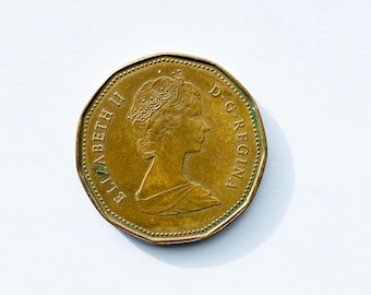 1989 Canadian One Dollar Loon Coin : Queen Elizabeth II Collectible Loonie RRC