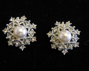 Vintage Sarah Coventry Pearl Rhinestone Clip On Earrings