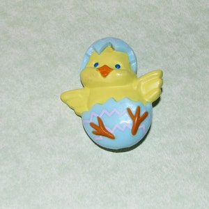 1983 Hallmark Pin, Vintage Easter Hallmark, Vintage Easter Chick Pin , Chick and Egg Pin, Vintage Collectible, Vintage Booch