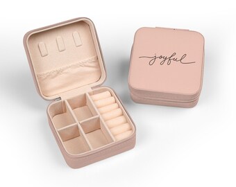 Reiseetui für Schmuck mit fröhlichem Schriftzug | Kompakte rosa Reise-Schmuckbox