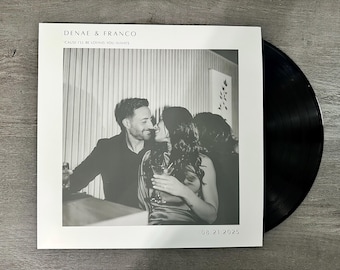 Vinilo de boda personalizado de 12" con portada con imagen completa y funda protectora transparente.