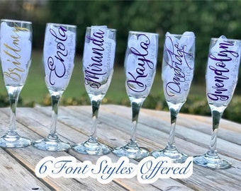 Bridesmaid Champagne Glasses / Bridesmaid Gifts / Personalized Wedding Party Gifts / Bridesmaid Glasses / Personalized Champagne Flute